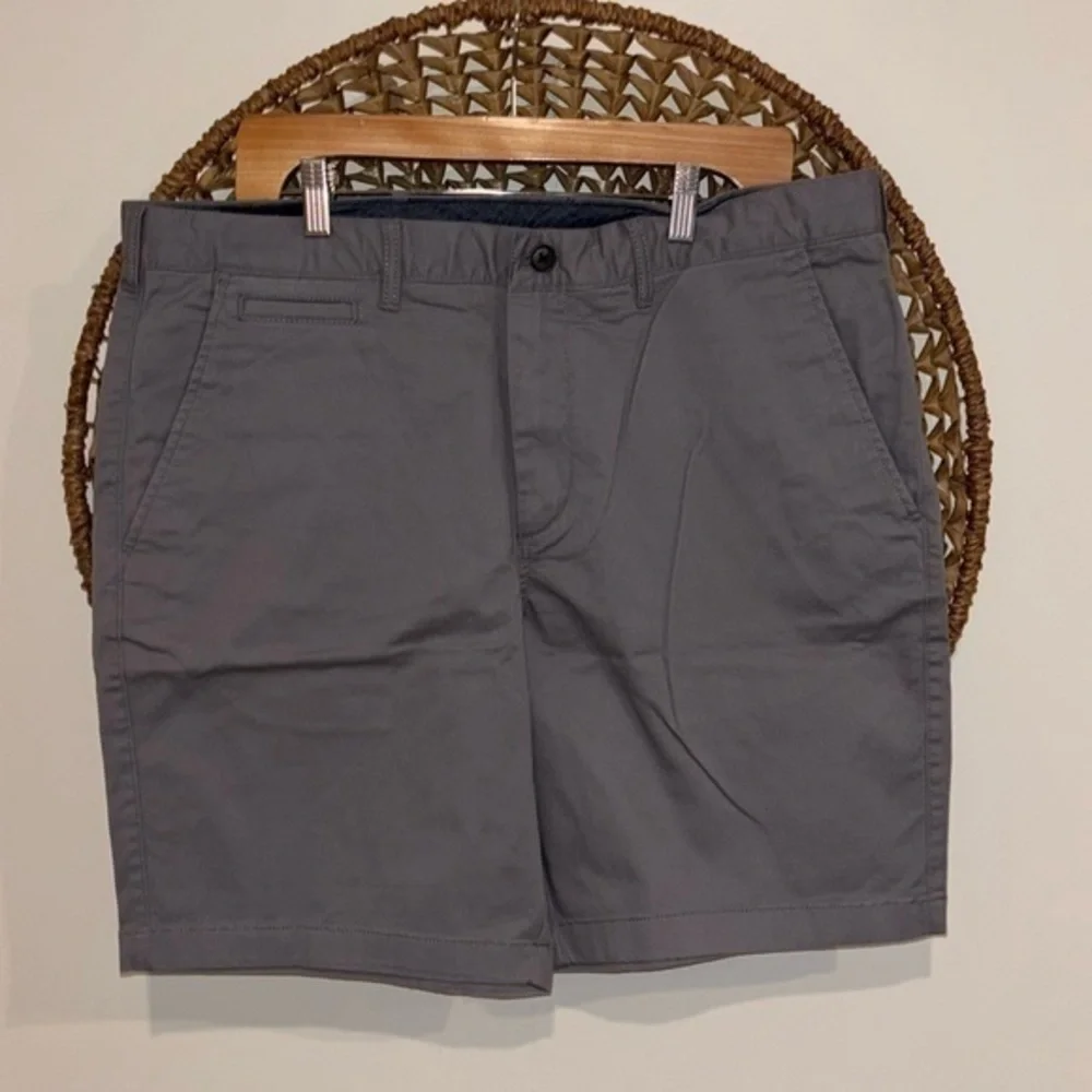 1901 Ballard Slim fit gray flat front shorts size 38”